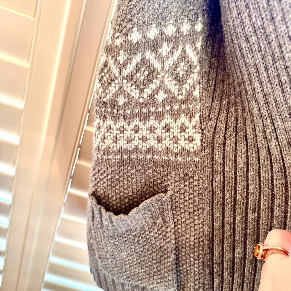 Aeropostale Gray‎ Knitted Sleeveless Cardigan Vest XL Fair Isle Pattern